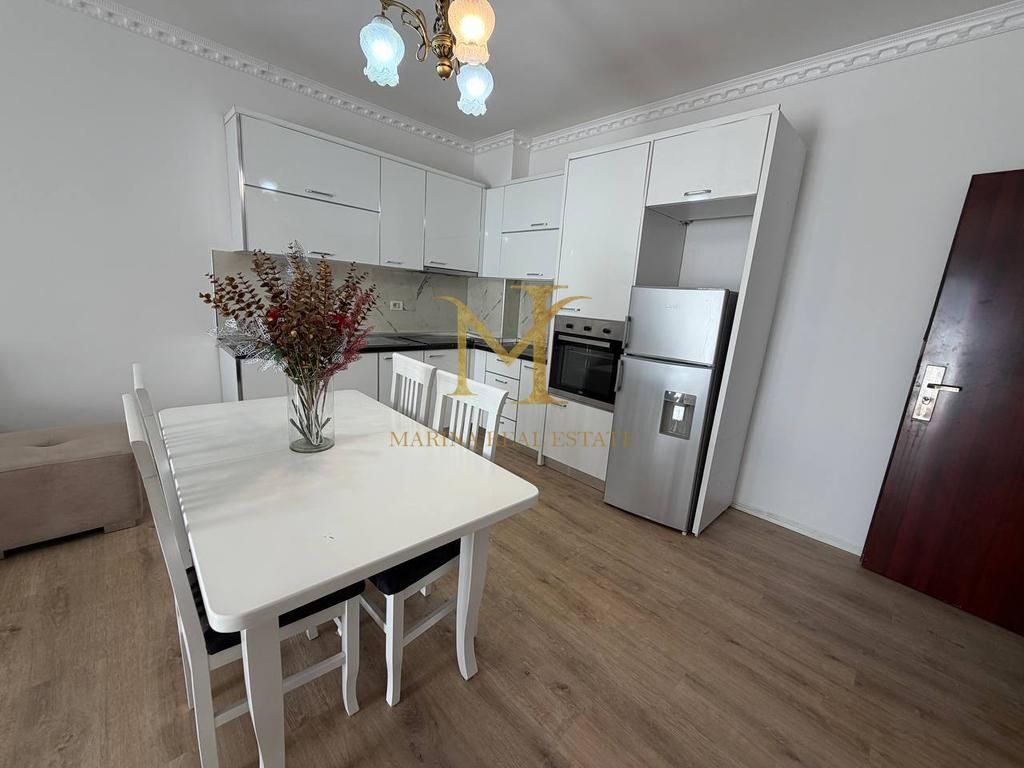 AFFITTASI APPARTAMENTO 1+1 IN SPIAGGIA FERROVIARIA, DURRES !!