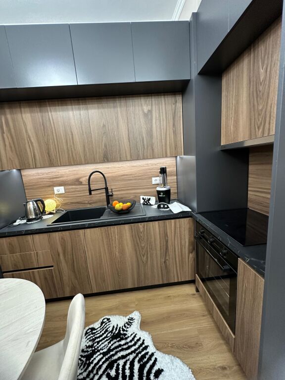 🏢 Jepet me qira apartament 1+1 – Rezidenca Kadiu, Ali Demi