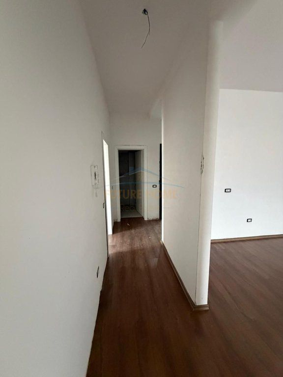 In vendita, Appartamento 2+1+2, Sauk, Porta Nuova di Tirana, Tirana.