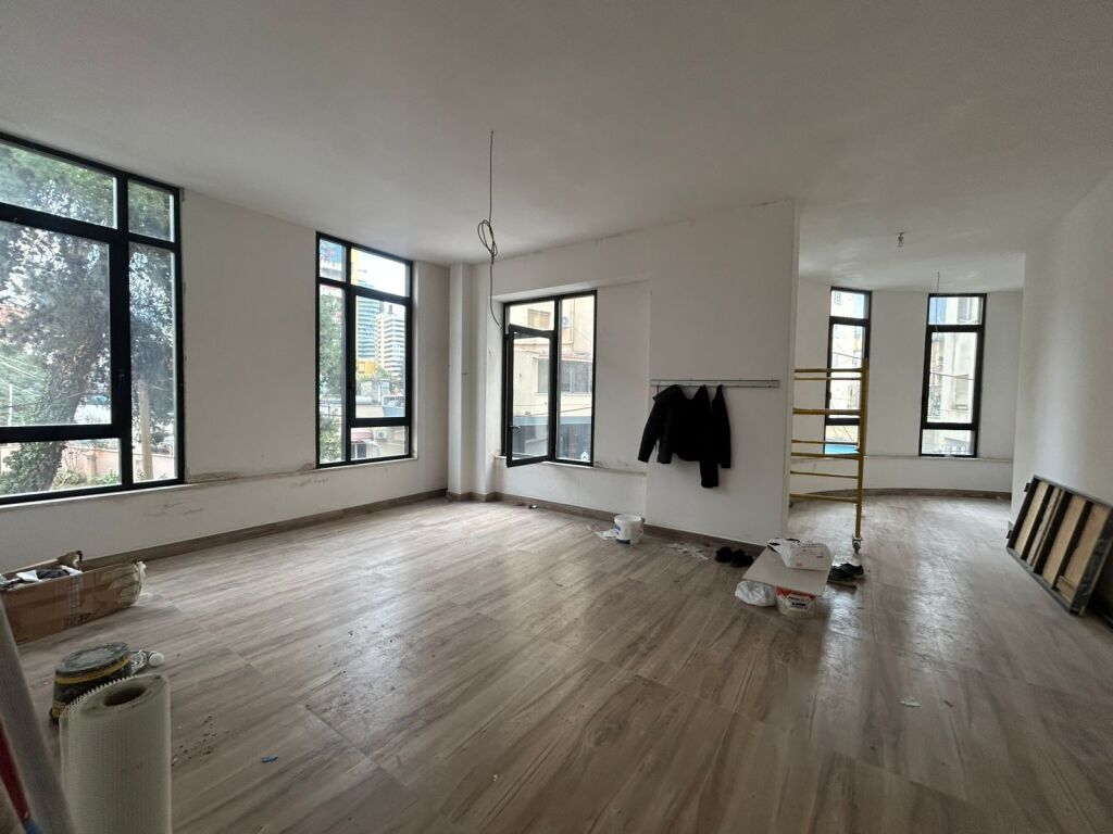 🏢 LOCALE COMMERCIALE IN AFFITTO  VIA MINE PEZA.