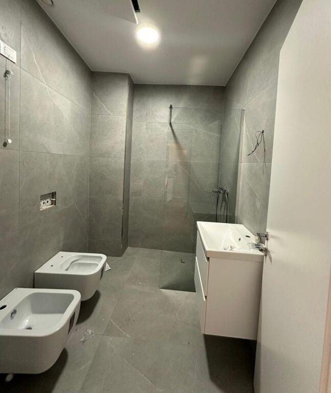 APARTMENT FOR RENT 2+1+2+PARKING AT LAKE VIEW RESIDENCE KOSOVAREVE STREET