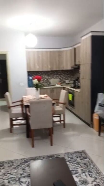 Jepet me qera apartament  2+1 Yzberisht