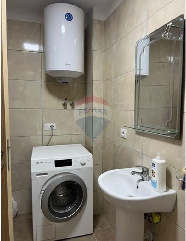 *APARTAMENT 3+1+2 PER QIRA TE *5 MAJI*