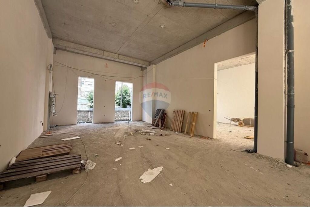 Shop for sale in Tirana New Entry