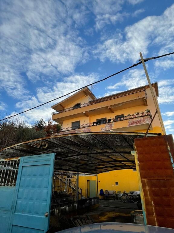 Apartament Në Shkozet Me Oborr dhe Verandë