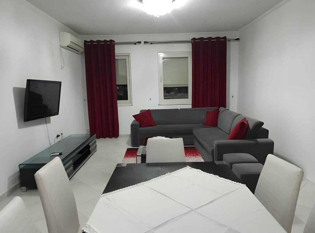 Jepet me Qera – Apartament 2+1 në Yzberisht !