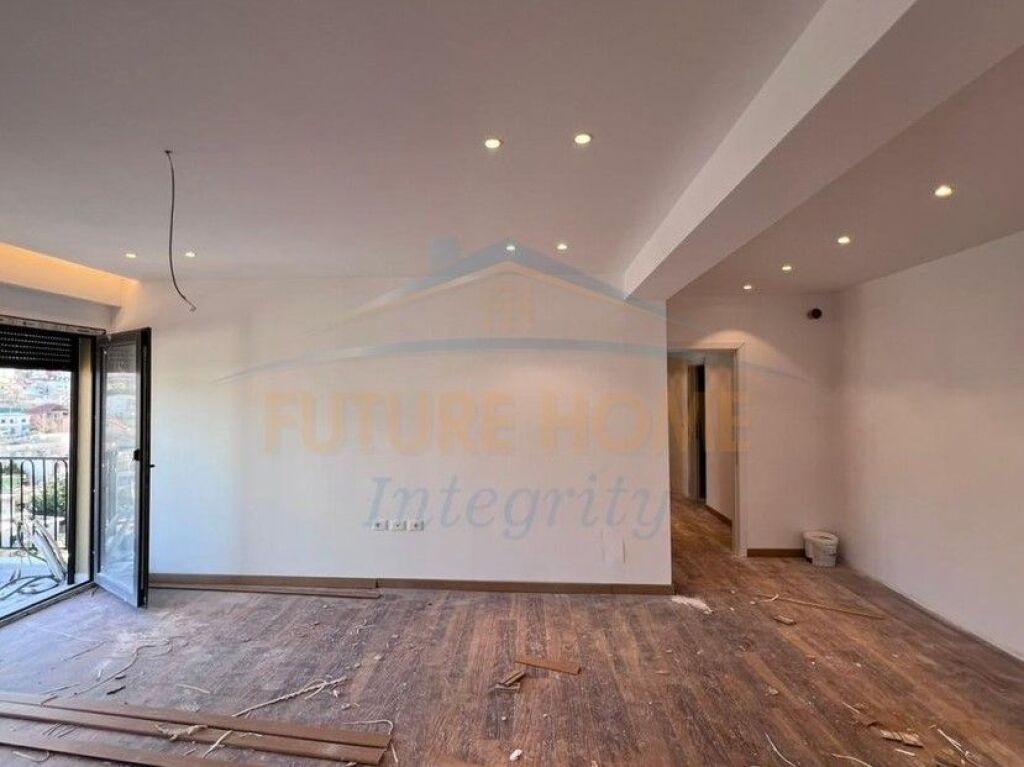 In vendita, Appartamento 2+1, Porcelan, Tirane.