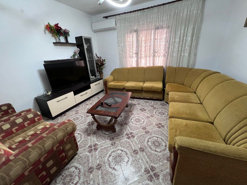Qera, Apartament 2+1, Ish Parku i Autobuzave , Tirane.