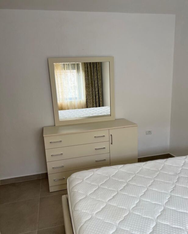 For rent Apartment 1+1, Oxhaku near the United School 400 thousand lek