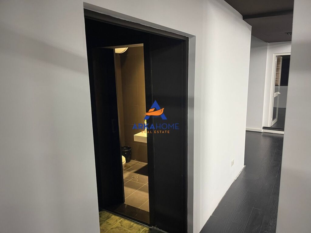 BUSINESS PREMISES FOR RENT 350M2 "AT WILLSON SQUARE" 4000 EURO