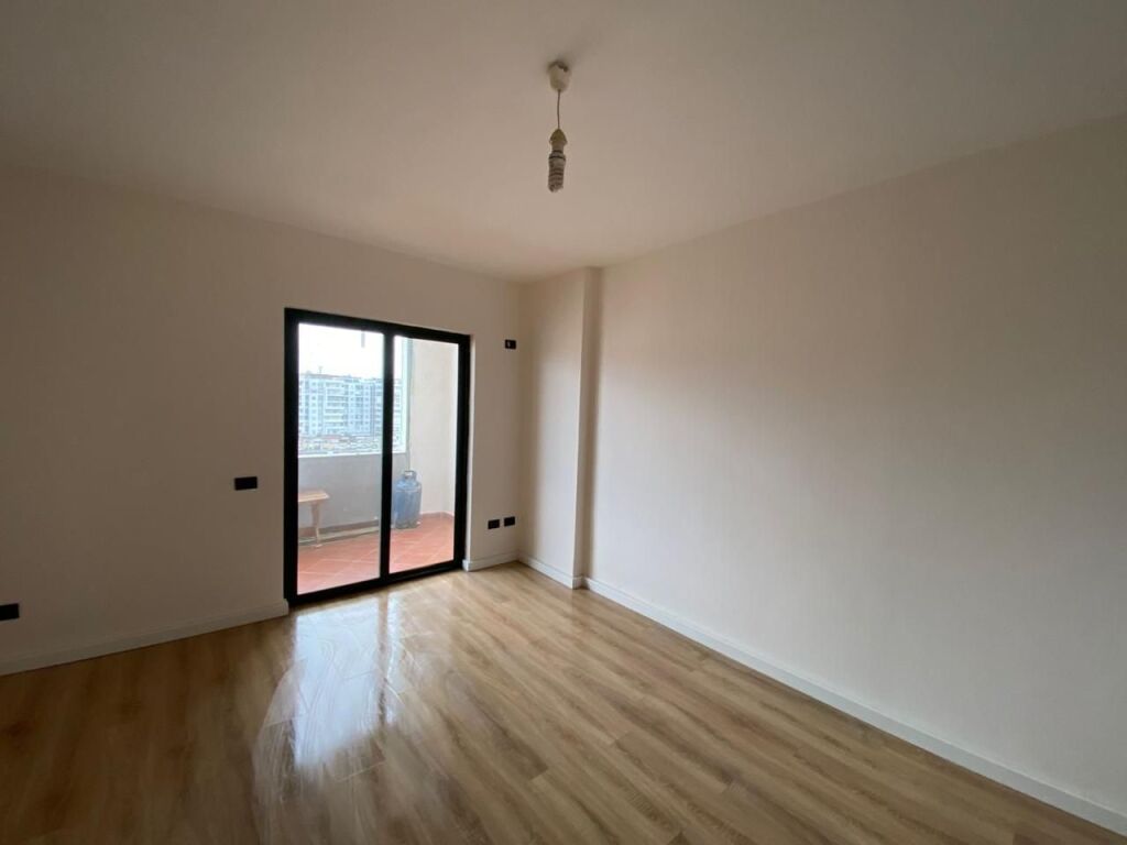 IN VENDITA APPARTAMENTO 1+1 82 M2, VICINO A MARKATA DURRES 114000 EURIO