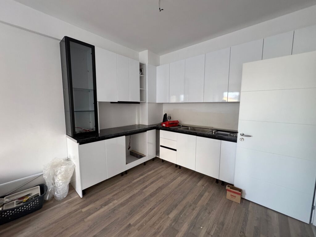 🏢 Apartment 1+1 for rent – 📍Astir, near Villa L2 🏗️ Newly completed building 🏢 Floor: 7 🏠 Typology: 1+1  💰 Price: 50,000 lek/month
