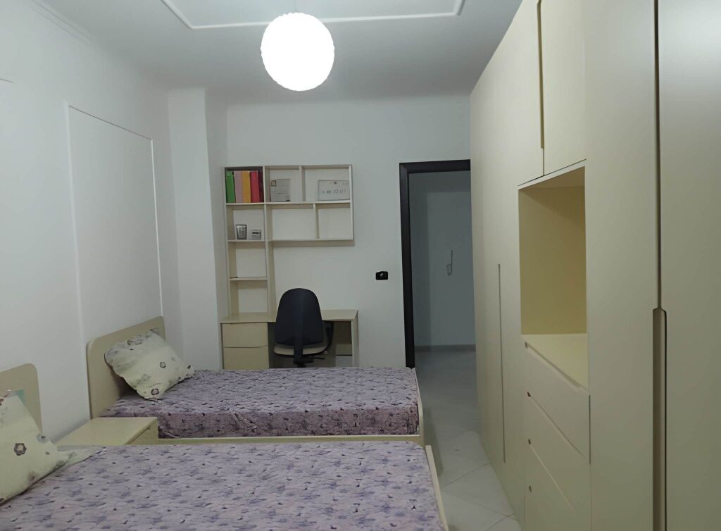 Jepet me Qera – Apartament 2+1 në Yzberisht !