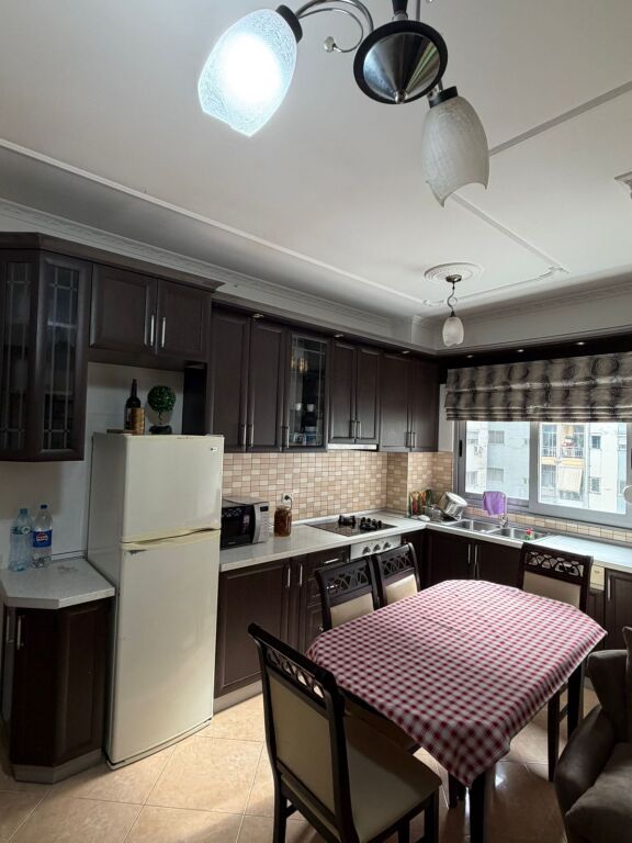 Affitto: Appartamento 2+1  3° piano  📍Astir, palazzo Nela 5  Prezzo: 50.000 leke