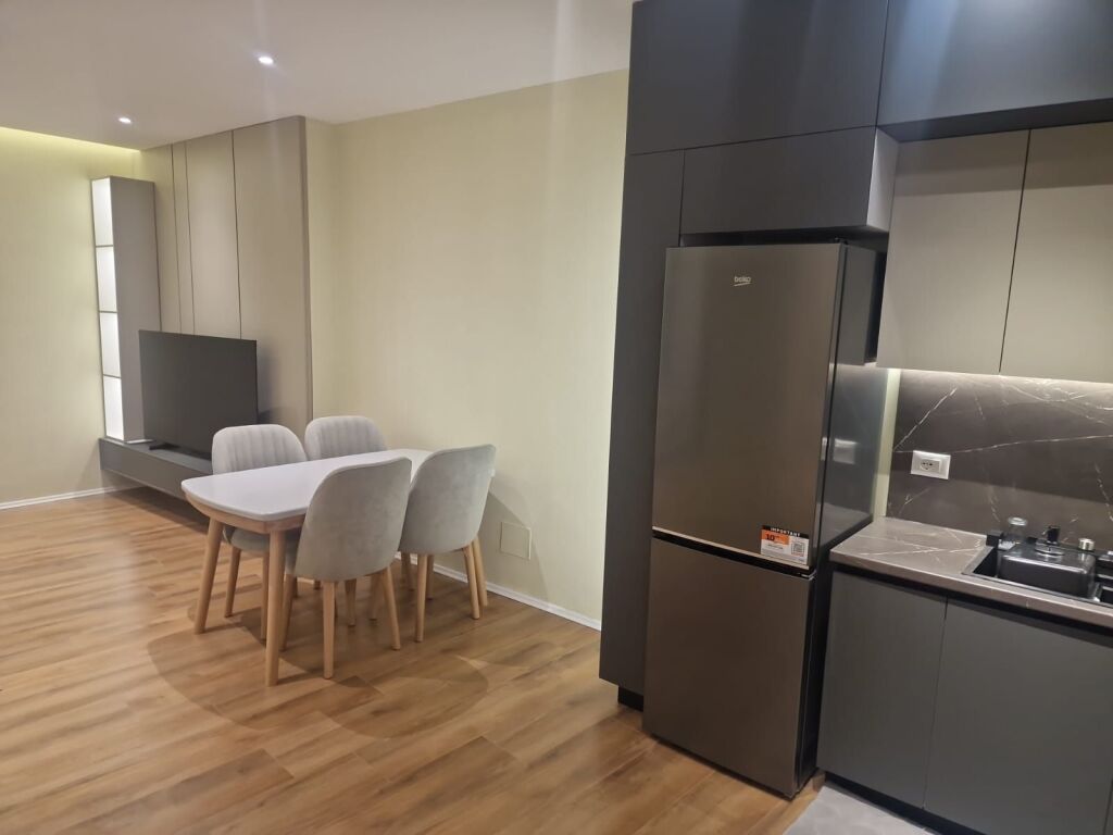 Kompleksi "Galeria Roma" Te Rruga e Kavajes prane Qendres,shitet apartament eskluziv 1+1