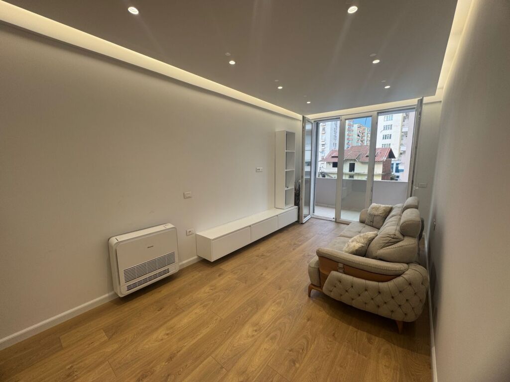 Apartment 2+1 for rent in Vlore, at Golden Gym