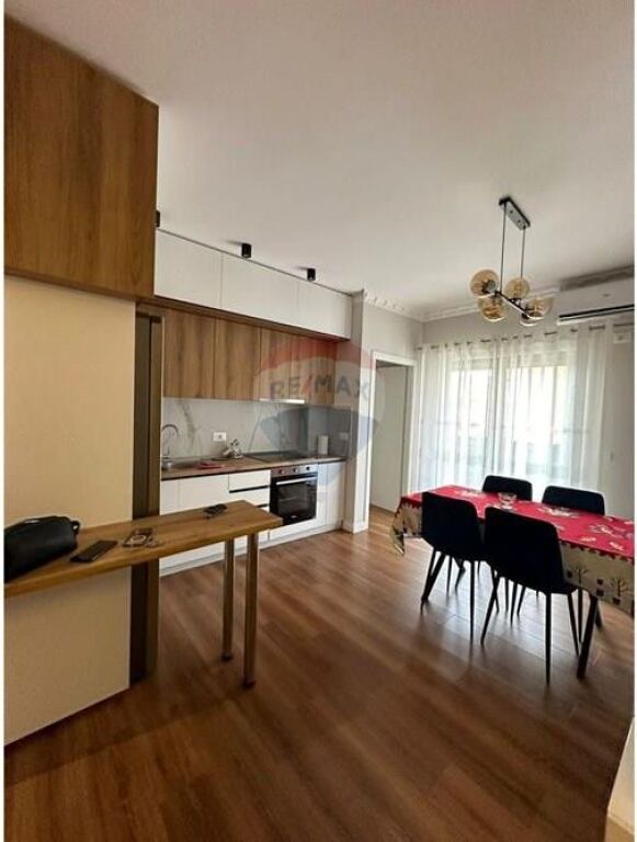 APARTAMENT 2+1 PER QIRA TE RR.DIBRES PRANE KOMPLEKSIT HALILI.