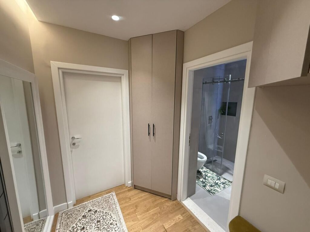 📣 AFFITTO SUPER Appartamento 1+1 con Balcone 📍 Giardino Zoologico, Tirana ✨ 💶 Prezzo 900 Euro