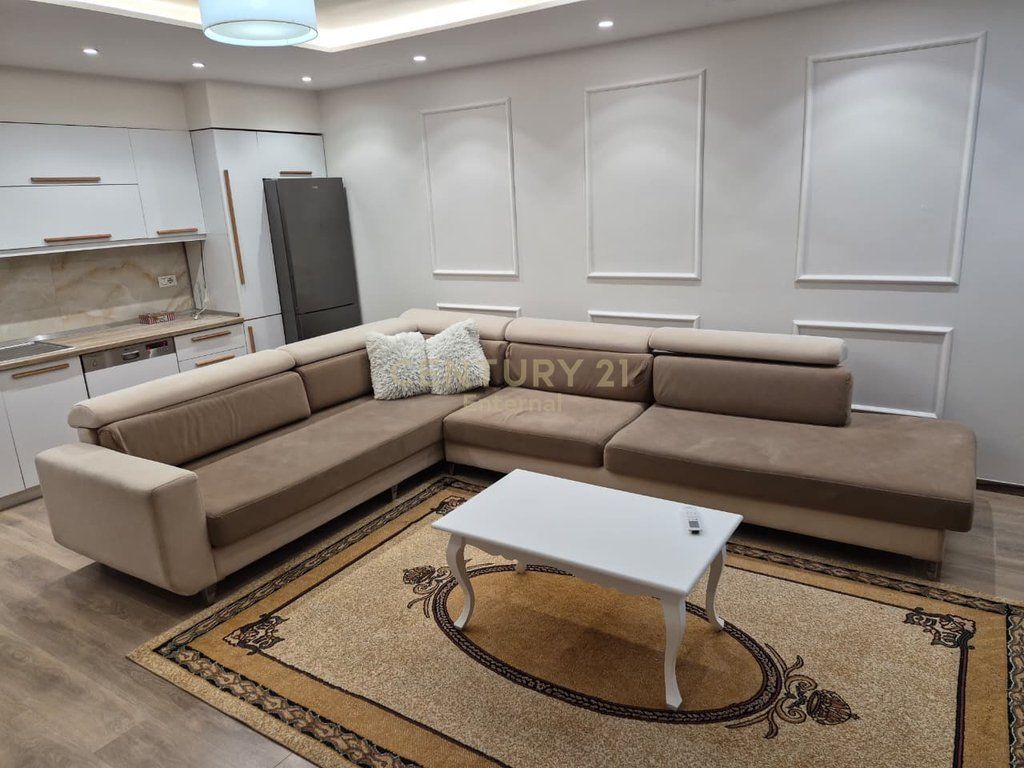 Apartament 2+1 Me Qira në Liqeni i Thatë, Tiranë 800 € /Muaj