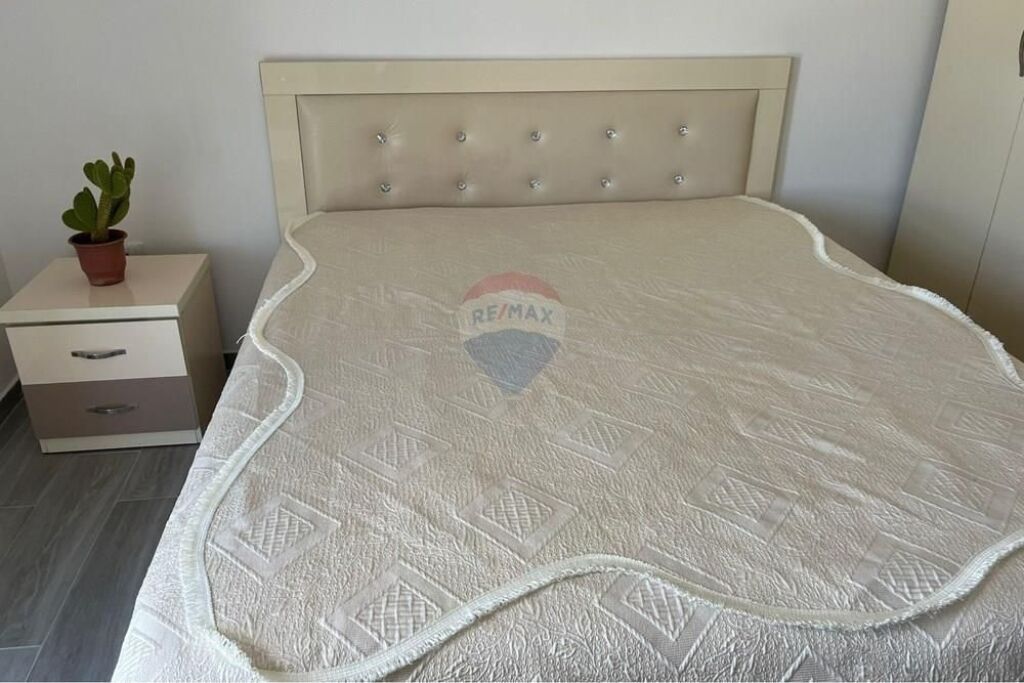 *APARTAMENT 3+1+2 PER QIRA TE *5 MAJI*