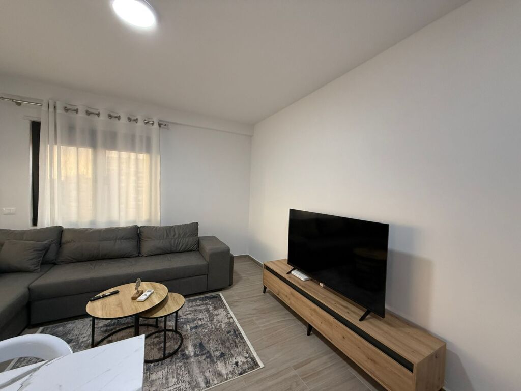 Affitto, Appartamento 2+1+2+Posto Auto, Nuovo Mercato, Tirana.
