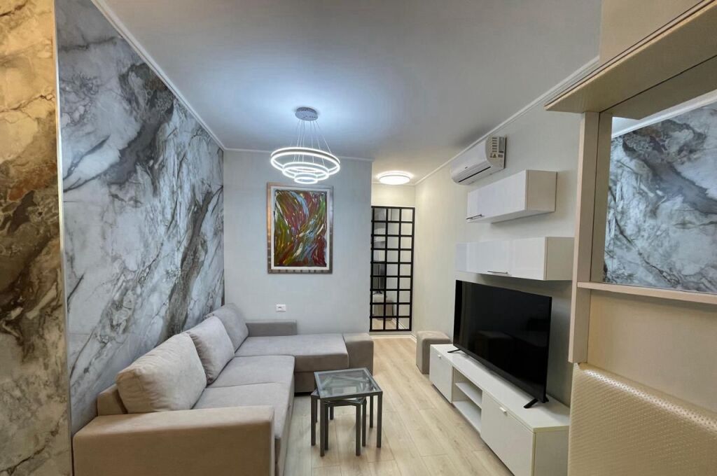 APARTAMENT ME QERA 2+1 ISH TREGU ELEKTRIK 65.000 LEKE