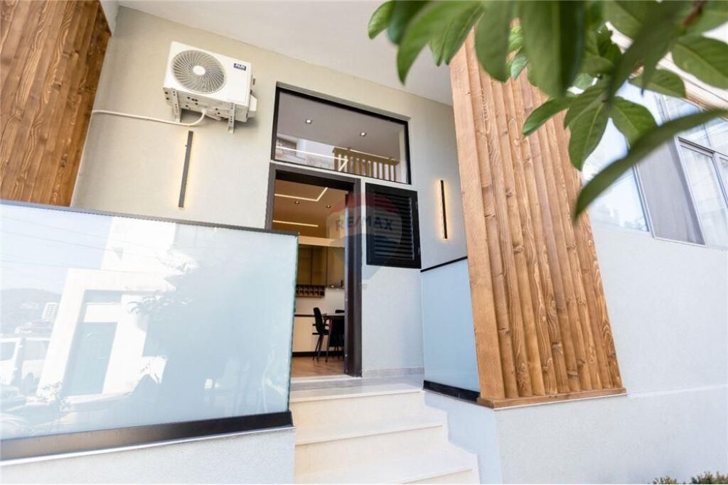 Apartament 1+1 ne shitje vije e pare Lungo Mare, Vlore