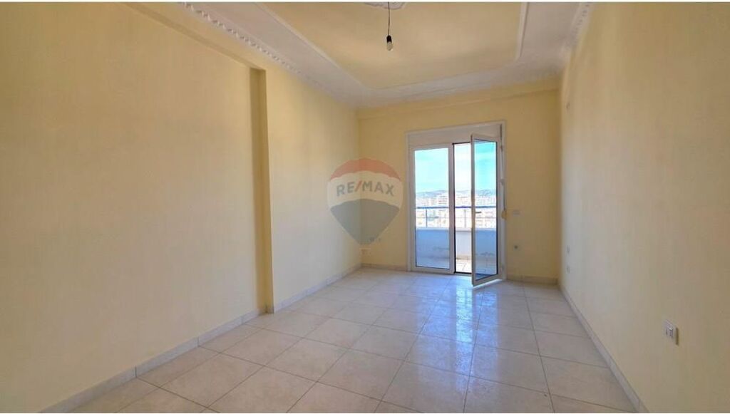🏡 Shitet Apartament 2+1 në Transballkanike, Vlorë Pas Supermarket Haso