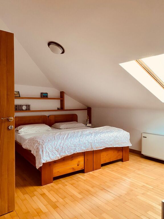Villa su 3 piani in affitto vicino a Via Elbasan (ID BV22327)​ Tirana