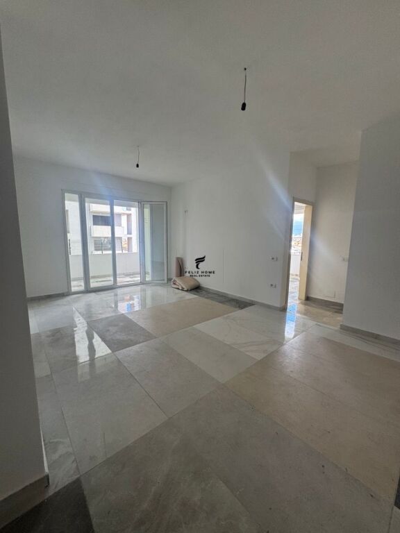 VENDESI APPARTAMENTO 2+1+2 MZEZE - FUSHE 140.000 EURO
