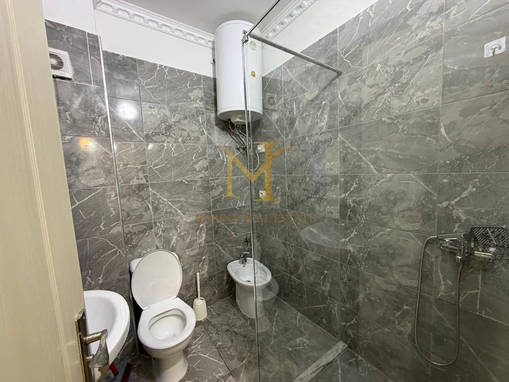 AFFITTASI APPARTAMENTO 1+1 IN SPIAGGIA FERROVIARIA, DURRES !!