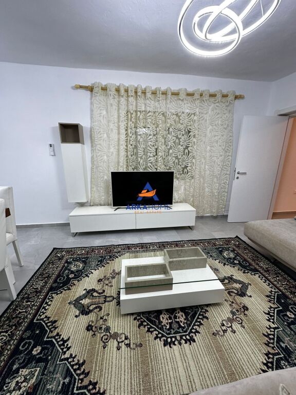 JEPET DUPLEX ME QERA 73M2 "RRUGA HAXHI HYSEN DALLIU , BULEVARDI ZOGU 1" 60000 LEKE