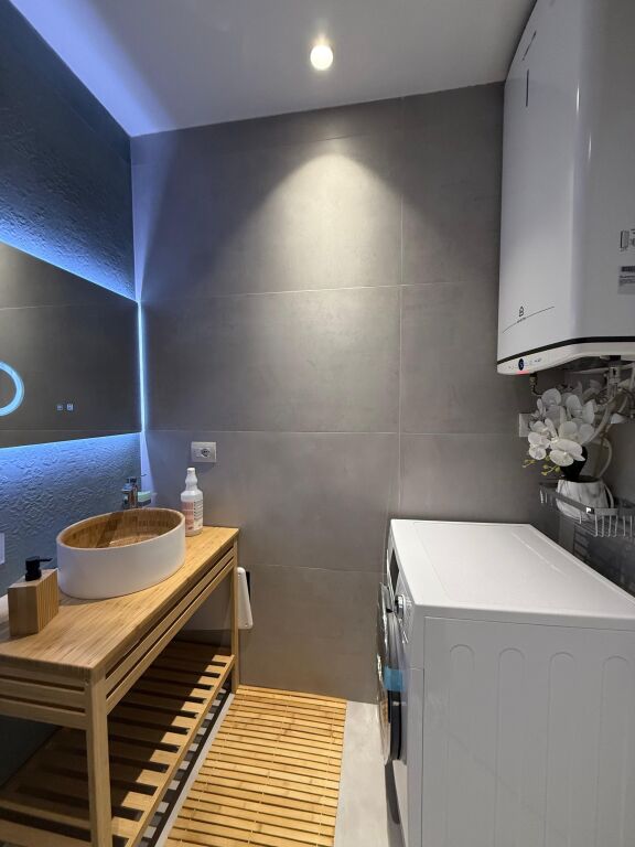 🏠𝗔𝗣𝗔𝗥𝗧𝗔𝗠𝗘𝗡𝗧 𝟭+𝟭 𝗠𝗘 𝗤𝗜𝗥𝗔📍 𝗞𝗢𝗣𝗦𝗛𝗧𝗜 𝗭𝗢𝗢𝗟𝗢𝗚𝗝𝗜𝗞, 𝗣𝗥𝗔𝗡𝗘 𝗣𝗔𝗩𝗔𝗥𝗢𝗧𝗧𝗜💶 Cmimi: 90.000 Leke/Muaj