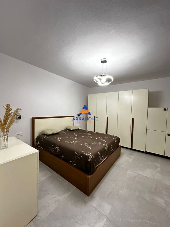 JEPET DUPLEX ME QERA 73M2 "RRUGA HAXHI HYSEN DALLIU , BULEVARDI ZOGU 1" 60000 LEKE