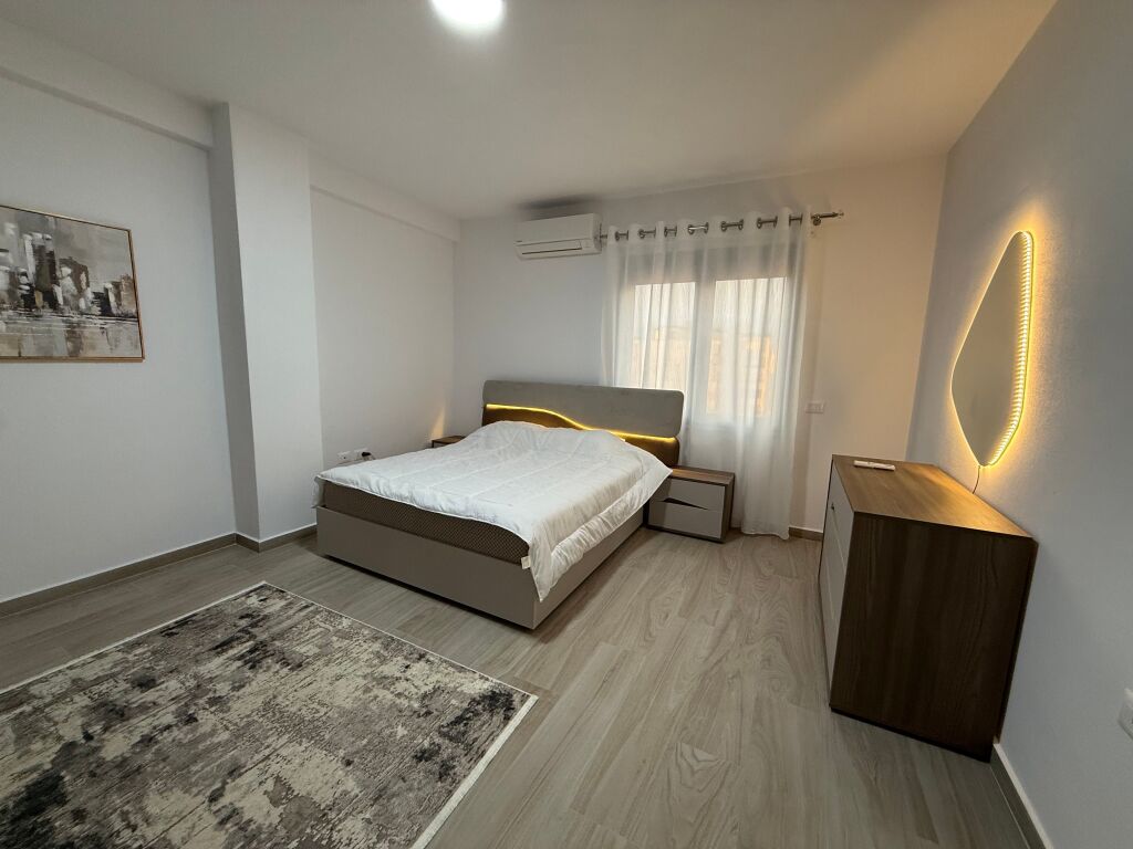Appartamento 2+1+2+Posto Auto in affitto Via Qemal Stafa