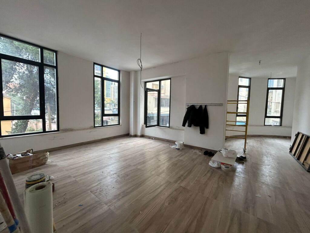 🏢 LOCALE COMMERCIALE IN AFFITTO  VIA MINE PEZA.