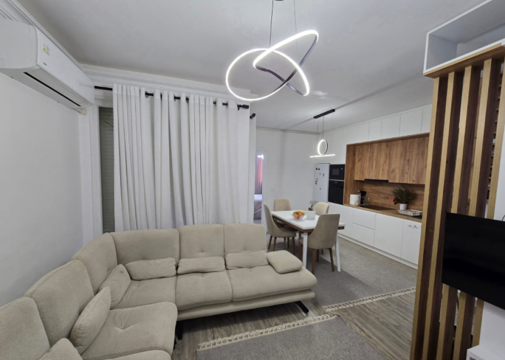 🏡 Shitet Apartament 1+1 tek Golden Park 3