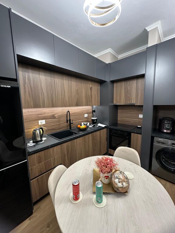 🏢 Jepet me qira apartament 1+1 – Rezidenca Kadiu, Ali Demi