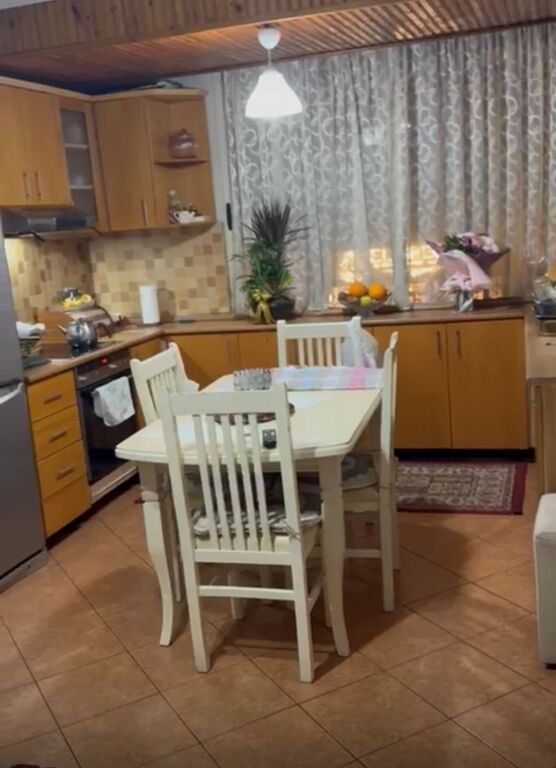 Shiten apartament 2+1 te rruga Sami Frasheri