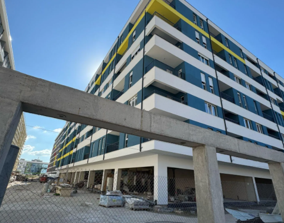 🏡 Shitet Apartament 1+1 tek Univers City