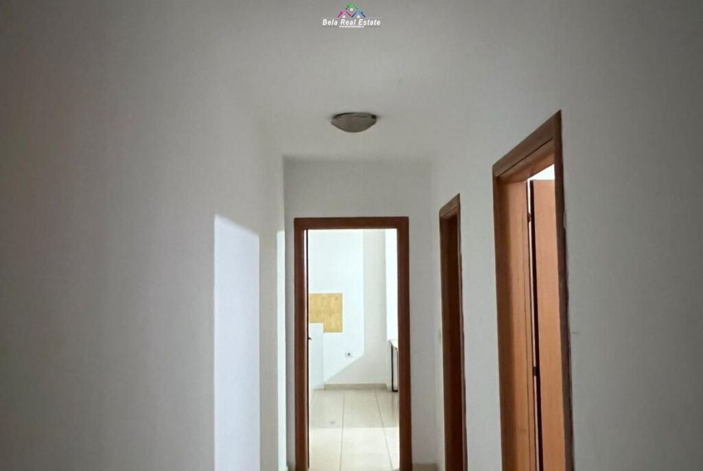 Ufficio In Affitto 1+1 Vicino Brryli (ID BZ2833) Tirane