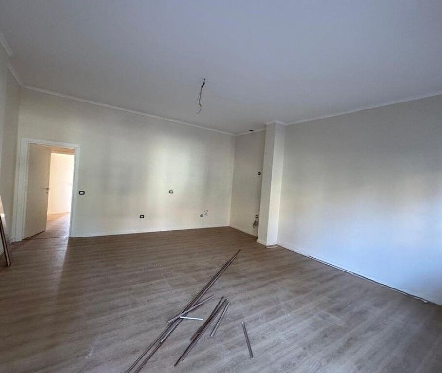 Appartamento 2+1+2 in Vendita a Fresk, Tirana