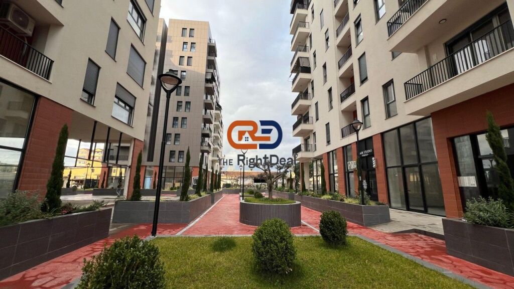 A Don Bosko, Nel Complesso Trio Tower, Affittasi Appartamento 2+1+2 Ideale Per Uffici!!