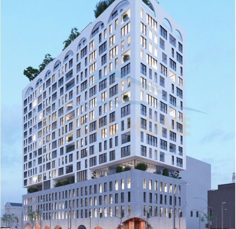 Shitet, Apartament 3+1+2, Komuna e Parisit, Tiranë