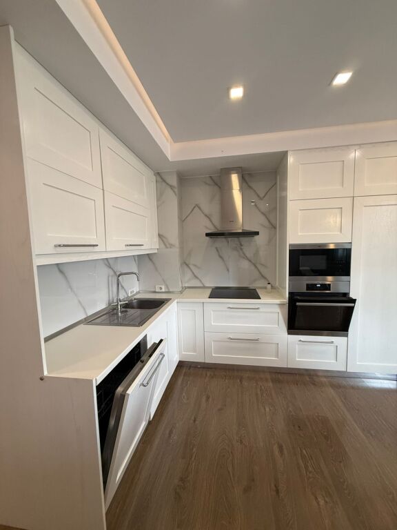 Exclusive, 21 Dhjetori, Old Park! We offer for rent a 2+1+2 Apartment at "Rezidenca Alba"!
