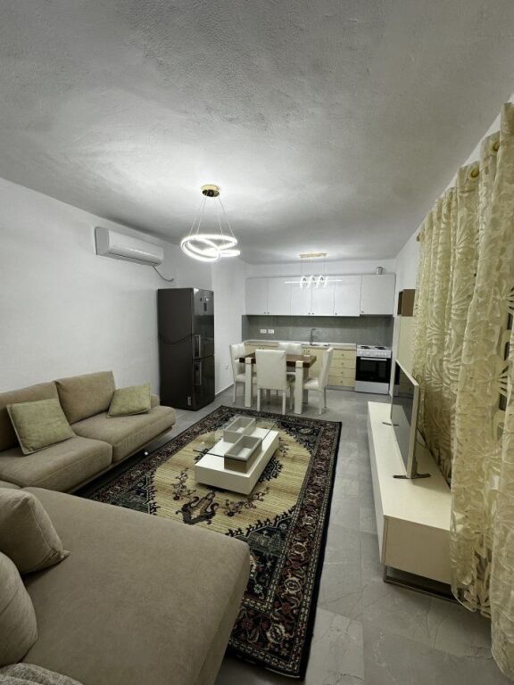 Duplex 2+1, al centro delle scienze naturali, 570 euro