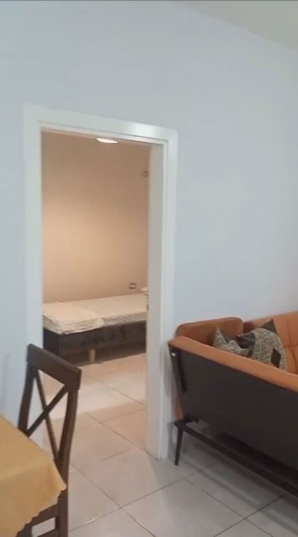 Apartament 3+1 me qera tek Restorant Fresku