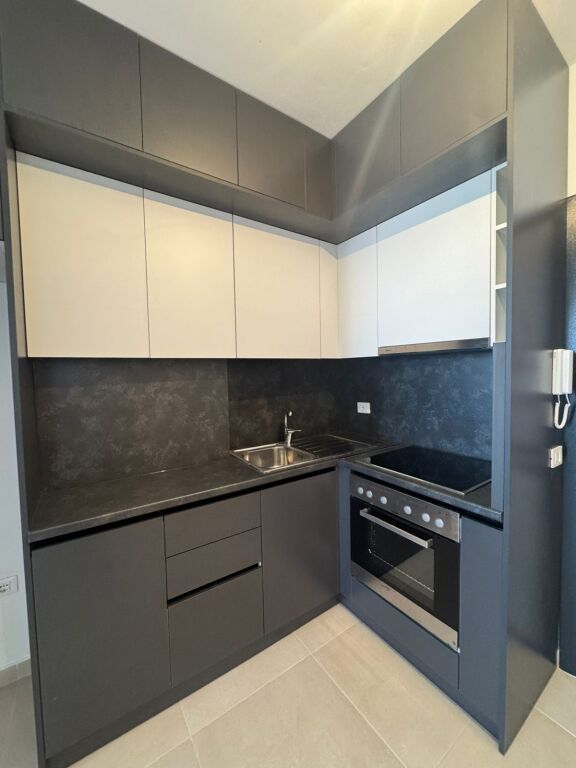 Jepet me qera Apartament 2+1, Prane Zjarrfikeses- Durres 300€