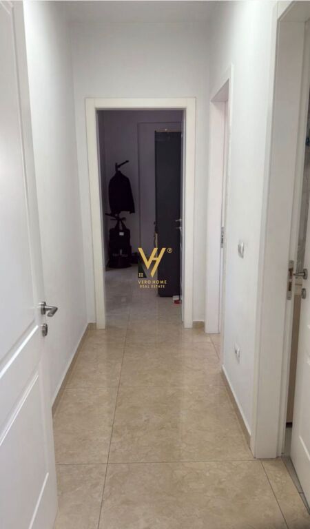 OFFICE 105 M2 FOR RENT IN THE MARKET CAM 1,400 EURO