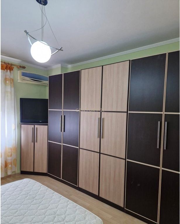 Appartamento 2+1 in affitto – vicino a Via Kosovarëve 750 € /Mese